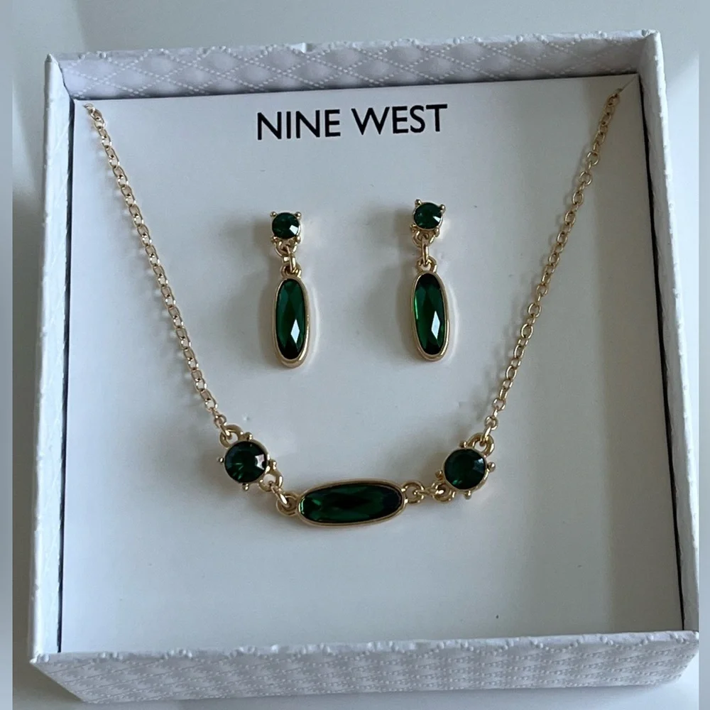 Nine West Gold and Green Earring Emerald Green Color - Picture 6 of 9